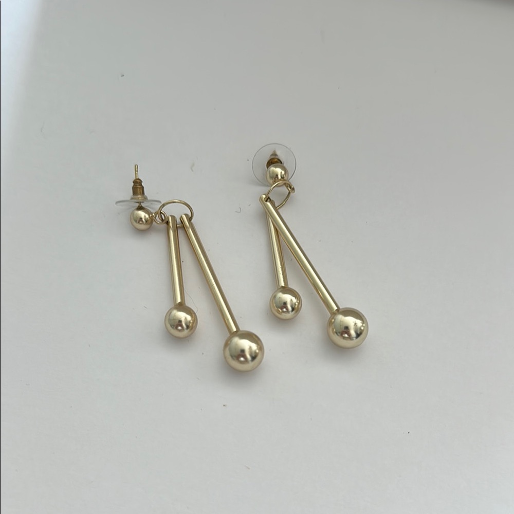 Elegant Gold Drop Earrings